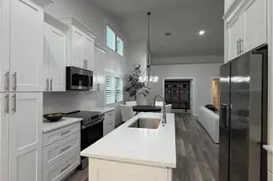 27181 Kindlewood Ln, Bonita Springs, FL 34134 - Photo 5