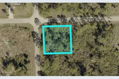 900 E 11th St, Lehigh Acres, FL 33972 - Photo 1