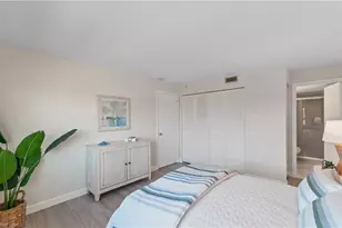 570 12th Ave S, Naples, FL 34102 - Photo 9