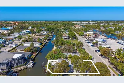 2836 Bayview Dr, Naples, FL 34112 - Photo 11