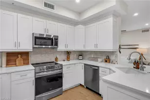 1025 Egrets Walk Cir, Naples, FL 34108 - Photo 7