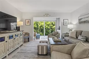 1001 Foxfire Ln, Naples, FL 34104 - Photo 9