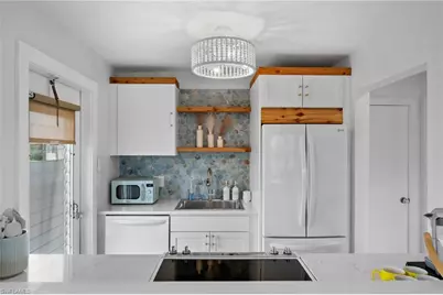 1550 Gulf Shore Blvd N #E2, Naples, FL 34102 - Photo 15