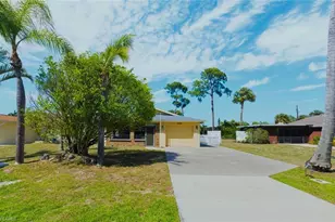 819 98th Ave N, Naples, FL 34108 - Photo 3