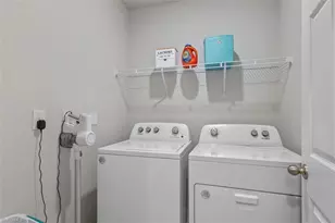 439 NE Juanita Ct, Cape Coral, FL 33909 - Photo 11