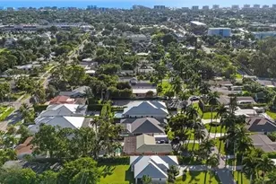 1257 22nd Ave N, Naples, FL 34103 - Photo 3