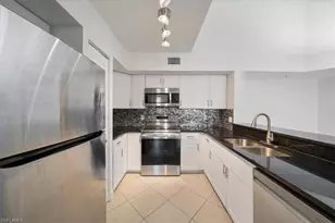 1210 Wildwood Lakes Blvd, Naples, FL 34104 - Photo 7