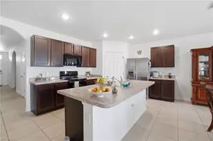 3422 Cancun Ct, Cape Coral, FL 33909 - Photo 3