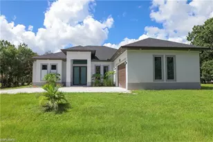 109 14th St SE, Naples, FL 34117 - Photo 5