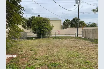 2036 41st St SW #B, Naples, FL 34116 - Photo 11