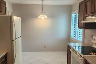 221 Fox Glen Dr, Naples, FL 34104 - Photo 5