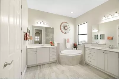 10085 Avalon Lake Cir, Fort Myers, FL 33913 - Photo 17