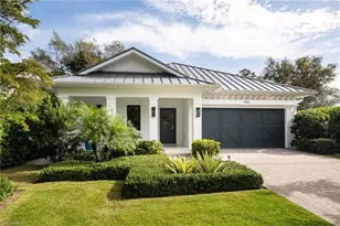 1064 13th St N, Naples, FL 34102 - Photo 7