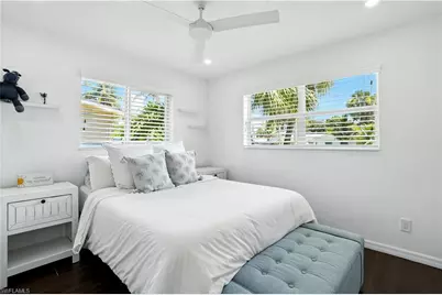 1063 22nd Ave N, Naples, FL 34103 - Photo 19