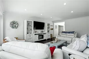 1063 22nd Ave N, Naples, FL 34103 - Photo 5