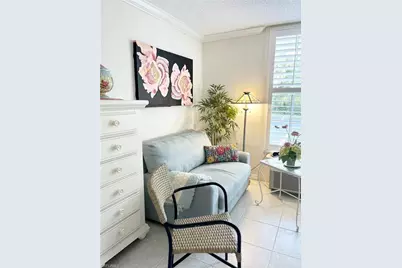 2555 Tamiami Trl N #102, Naples, FL 34103 - Photo 11
