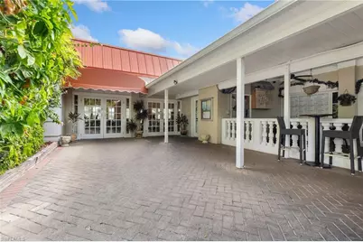 2555 Tamiami Trl N #102, Naples, FL 34103 - Photo 7