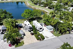 5592 Brightwood Dr, Fort Myers, FL 33905 - Photo 3