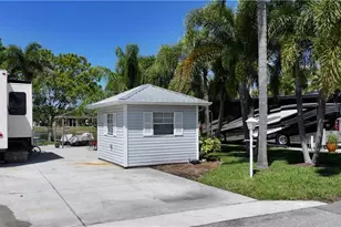 5592 Brightwood Dr, Fort Myers, FL 33905 - Photo 9