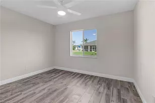 1121 Jacaranda Pkwy E, Cape Coral, FL 33909 - Photo 15