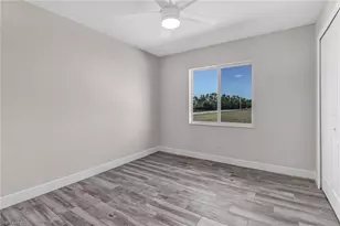 1121 Jacaranda Pkwy E, Cape Coral, FL 33909 - Photo 19