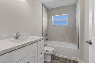 1121 Jacaranda Pkwy E, Cape Coral, FL 33909 - Photo 17