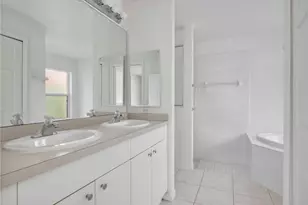 26992 Spanish Gardens Dr, Bonita Springs, FL 34135 - Photo 23