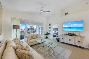 437 Wiggins Lake Ct, Naples, FL 34110 - Photo 3