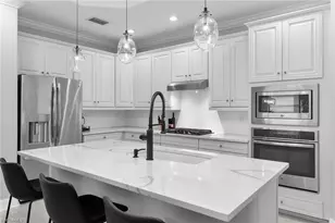 2926 Aviamar Cir, Naples, FL 34114 - Photo 5