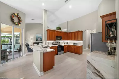 8888 Mustang Island Cir, Naples, FL 34113 - Photo 23