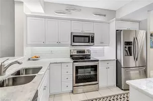 401 Bayfront Pl, Naples, FL 34102 - Photo 5