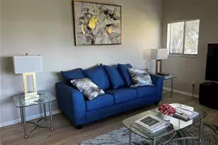 607 Beachwalk Cir, Naples, FL 34108 - Photo 7