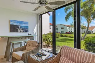 625 Beachwalk Cir, Naples, FL 34108 - Photo 7