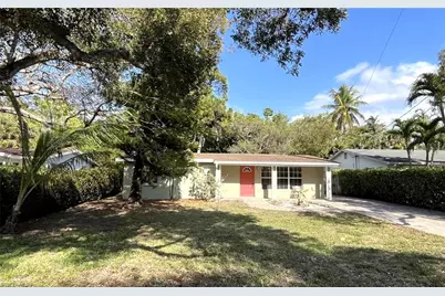 930 13th St N, Naples, FL 34102 - Photo 1