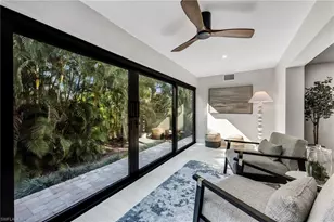 990 8th St S, Naples, FL 34102 - Photo 7