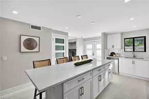 990 8th St S, Naples, FL 34102 - Photo 3