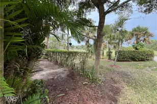 884 Hampton Cir, Naples, FL 34105 - Photo 27