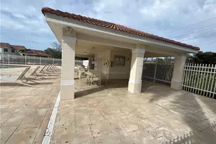 884 Hampton Cir, Naples, FL 34105 - Photo 25