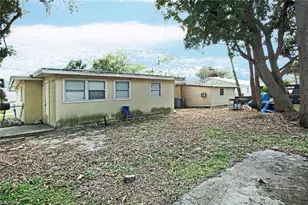 4107 Mindi Ave, Naples, FL 34112 - Photo 9