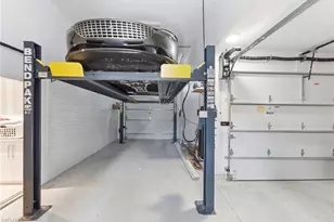 2002 4th St S, Naples, FL 34102 - Photo 19