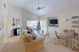 660 Wiggins Bay Dr, Naples, FL 34110 - Photo 5