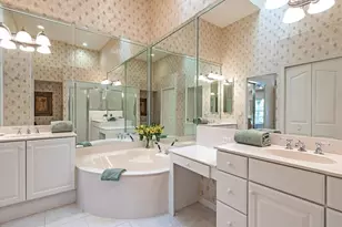 4415 Dover Ct, Naples, FL 34105 - Photo 7