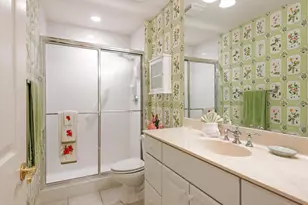 4415 Dover Ct, Naples, FL 34105 - Photo 11