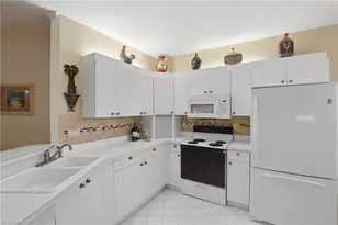 8420 Excalibur Cir, Naples, FL 34108 - Photo 7