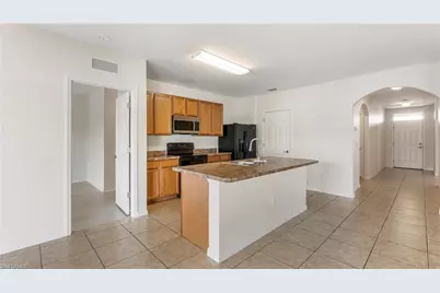 1111 SW 41st Ter, Cape Coral, FL 33914 - Photo 11