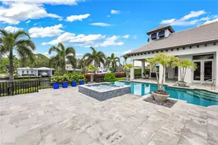 605 Galleon Dr, Naples, FL 34102 - Photo 43