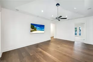 605 Galleon Dr, Naples, FL 34102 - Photo 31