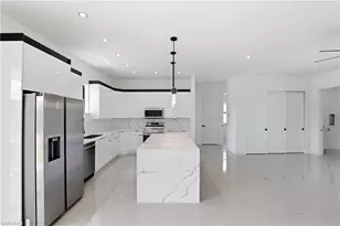 1124 Edelweiss St E, Lehigh Acres, FL 33974 - Photo 9