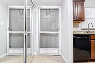 175 Turtle Lake Ct, Naples, FL 34105 - Photo 3