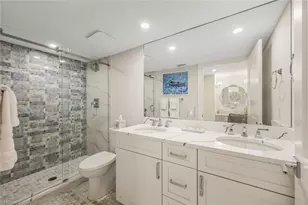 10562 Gulf Shore Dr, Naples, FL 34108 - Photo 7